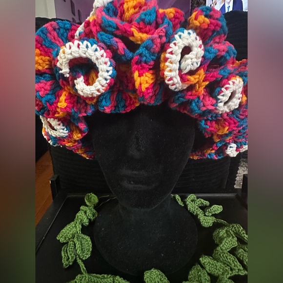 Festive Ruffle Hat - Picture 1 of 5